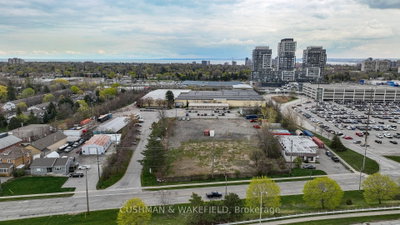 Industrial for lease at 2170 Queensway Drive, Burlington, Ontario, L7R 3T1 - Bronte Creek - MLS: W13415242