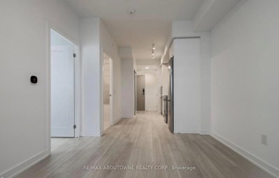 Unit 1410 — 5105 Hurontario Street — photo 5