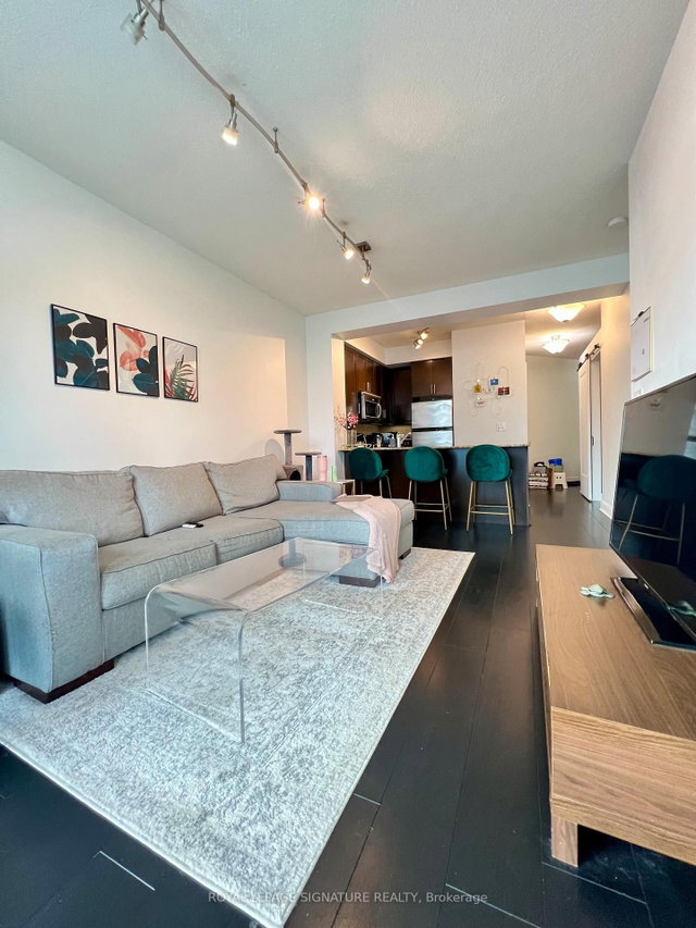 607 - 80 Absolute Avenue