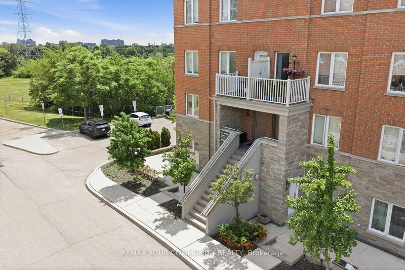 204 - 35 Richgrove Drive