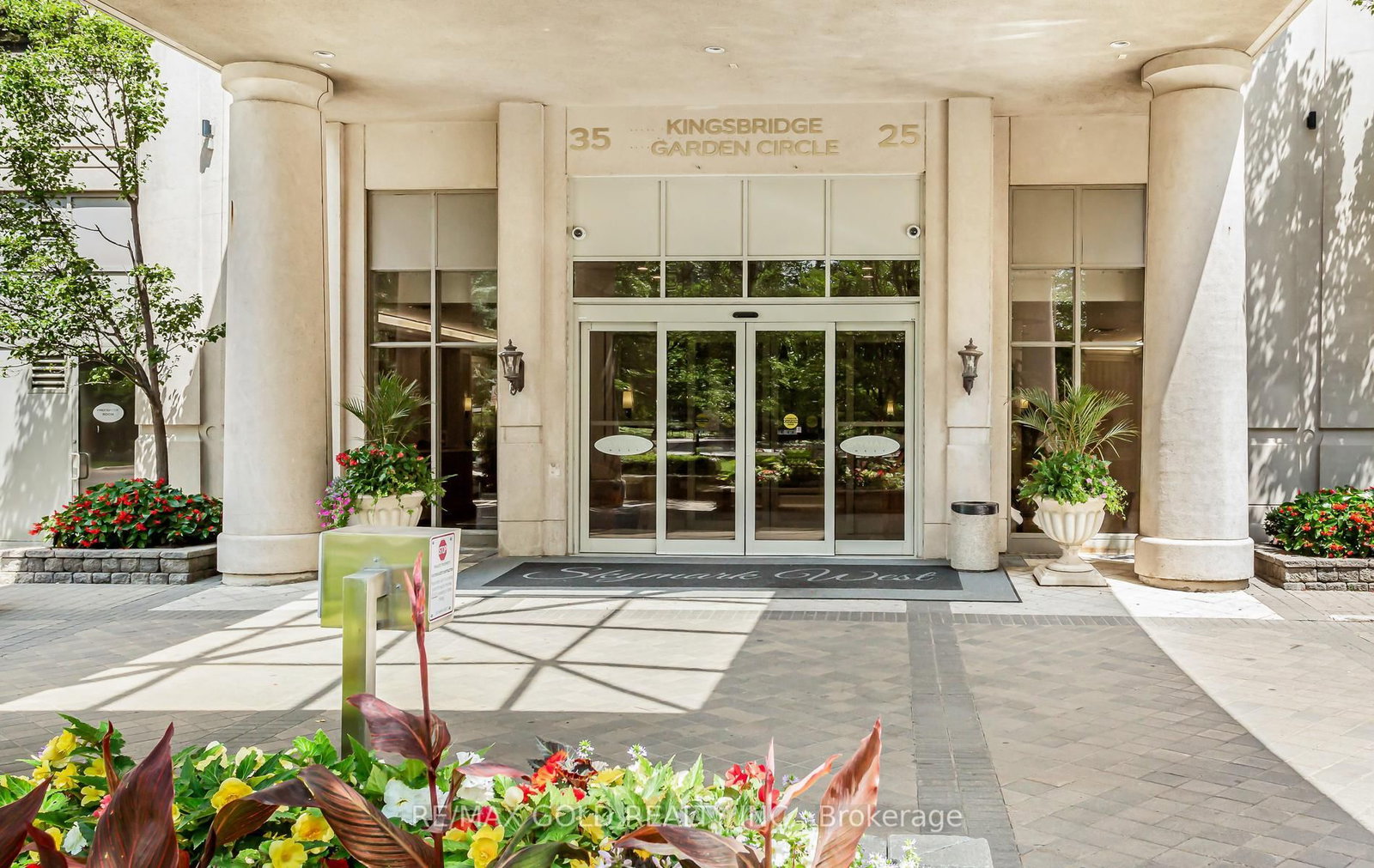25 Kingsbridge Grdn Circle • #224 • Mississauga, ON photo 3