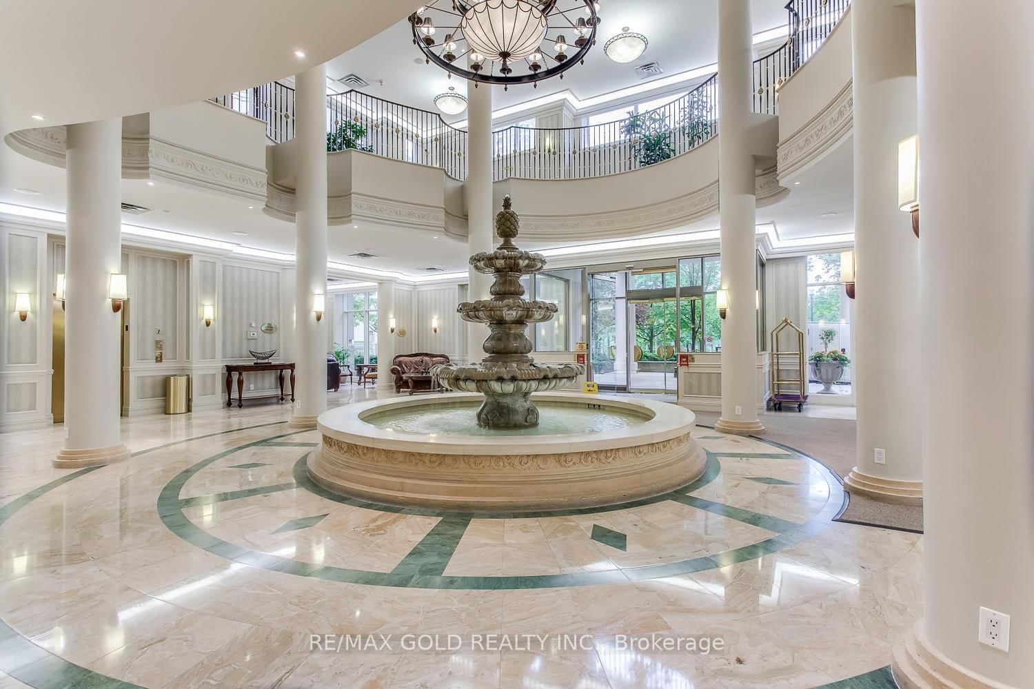 25 Kingsbridge Grdn Circle • #224 • Mississauga, ON photo 4