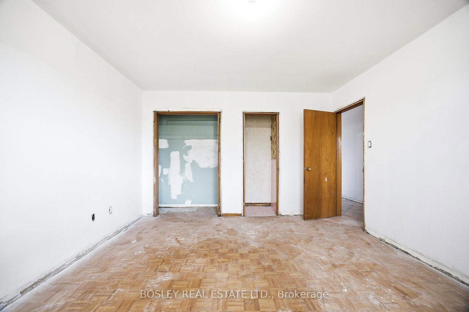 24 Oakwood Avenue N • Mississauga, ON photo 14