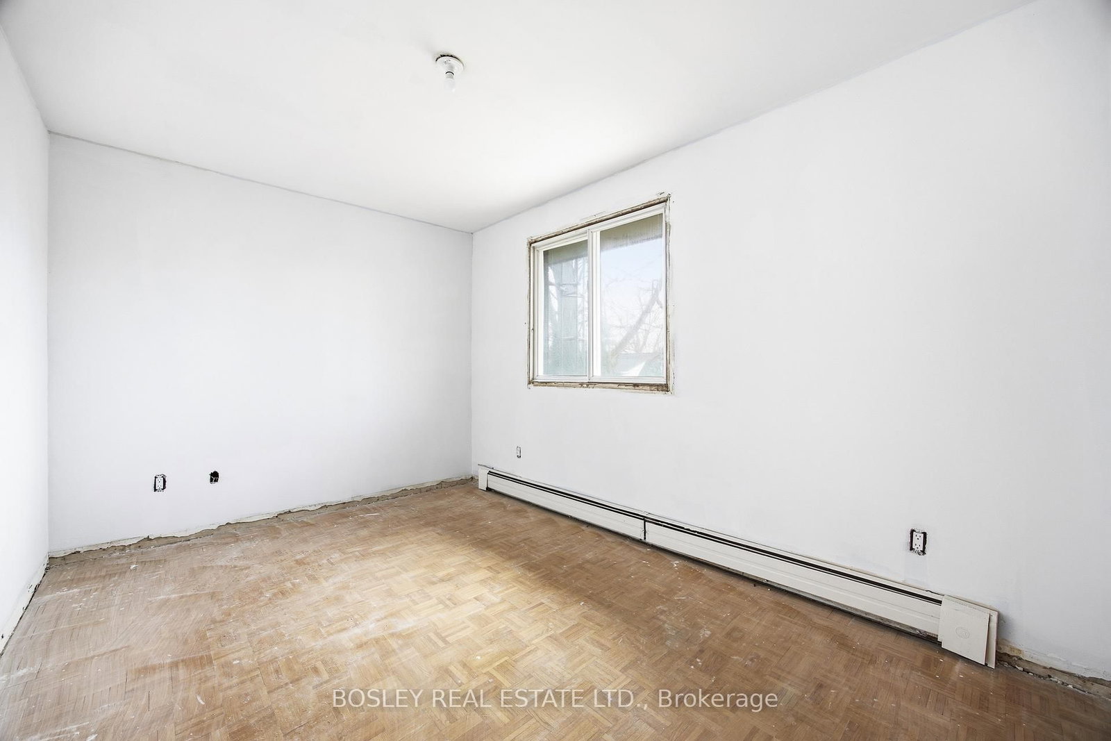 24 Oakwood Avenue N • Mississauga, ON photo 16