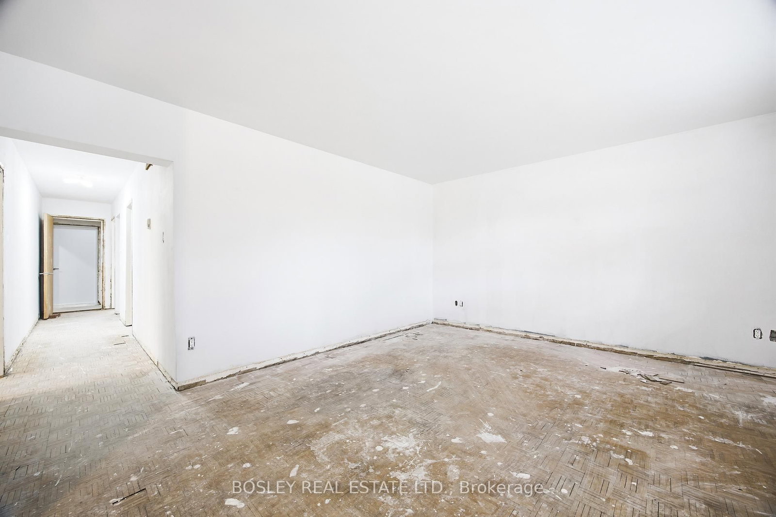 24 Oakwood Avenue N • Mississauga, ON photo 21