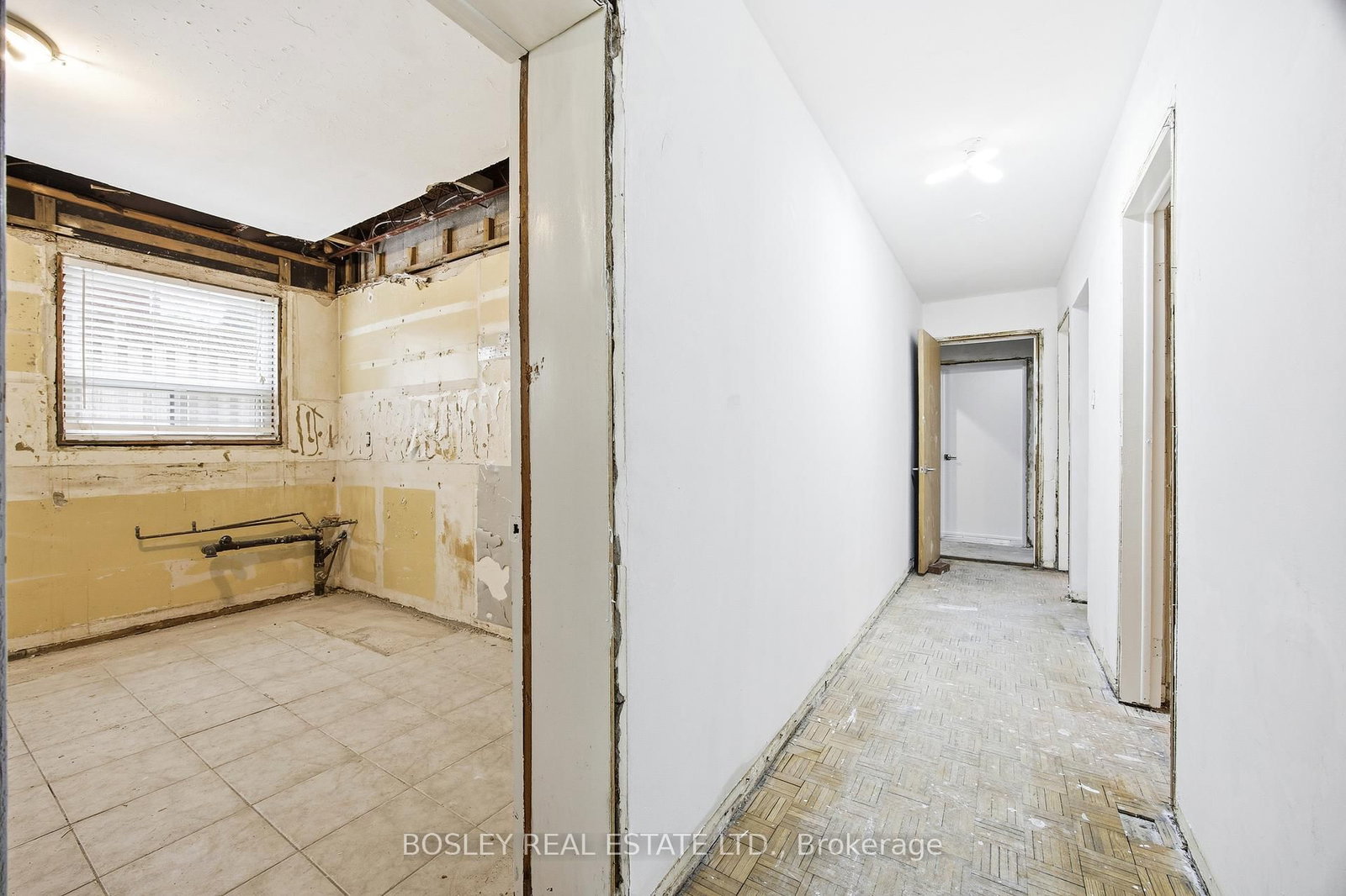 24 Oakwood Avenue N • Mississauga, ON photo 23