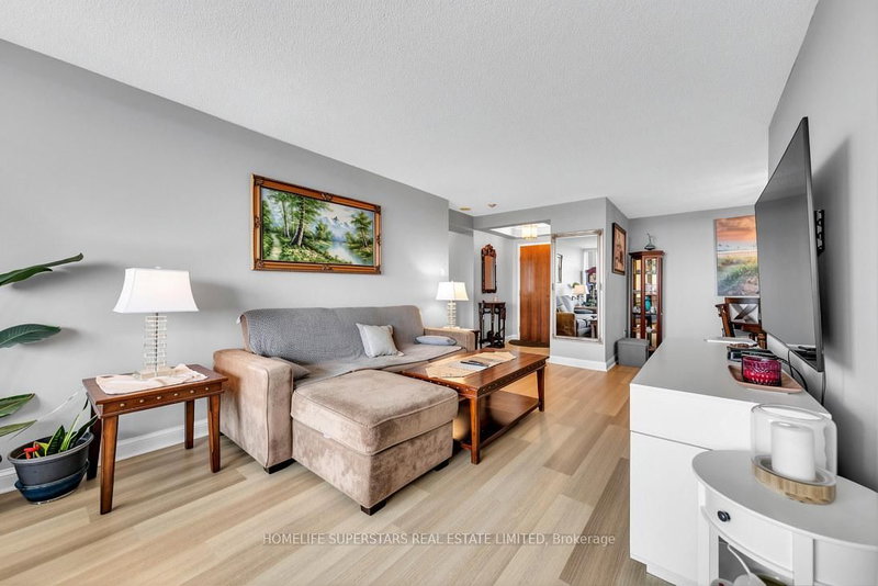 907 - 24 Hanover Road