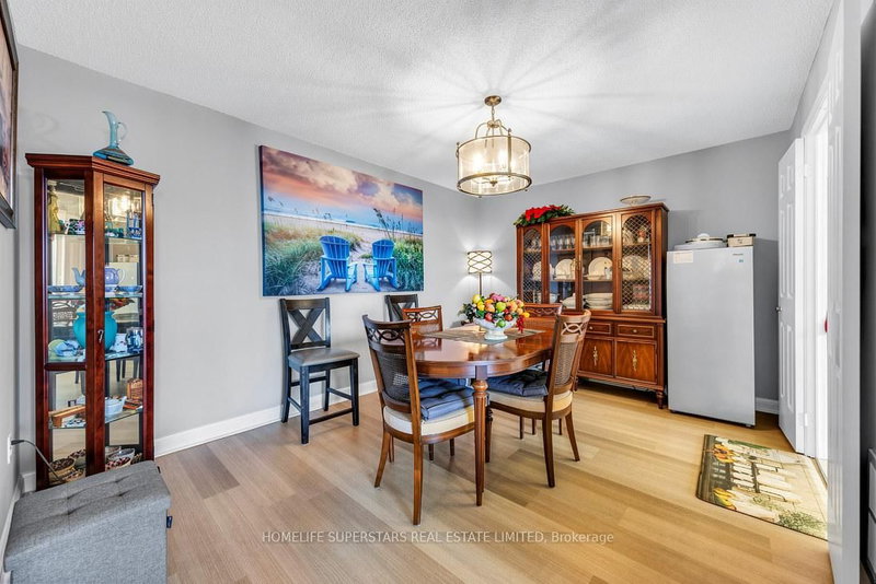 24 Hanover Brampton,ON L6S 5K8 — Photo 5