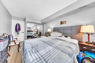 24 Hanover Brampton,ON L6S 5K8 — Photo 8
