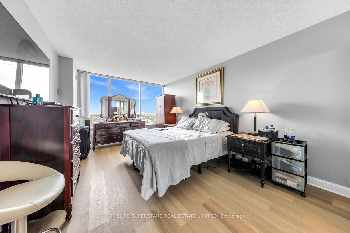 24 Hanover Brampton,ON L6S 5K8 — Photo 9