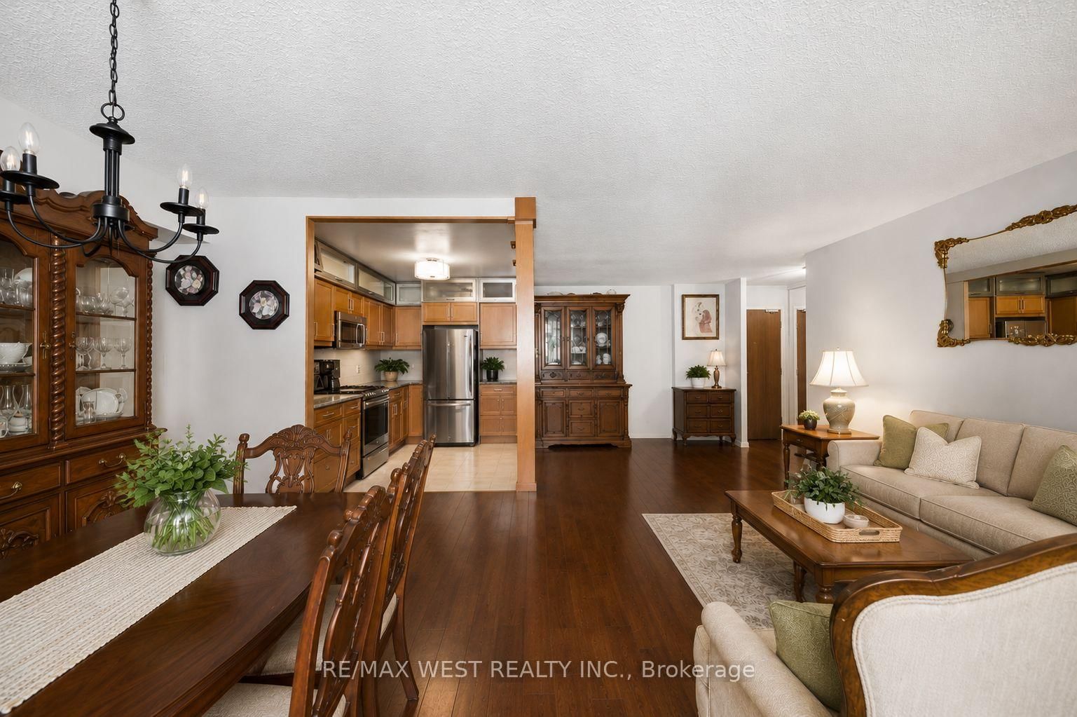 1509-100 Quebec Avenue, Toronto, ON, photo 3