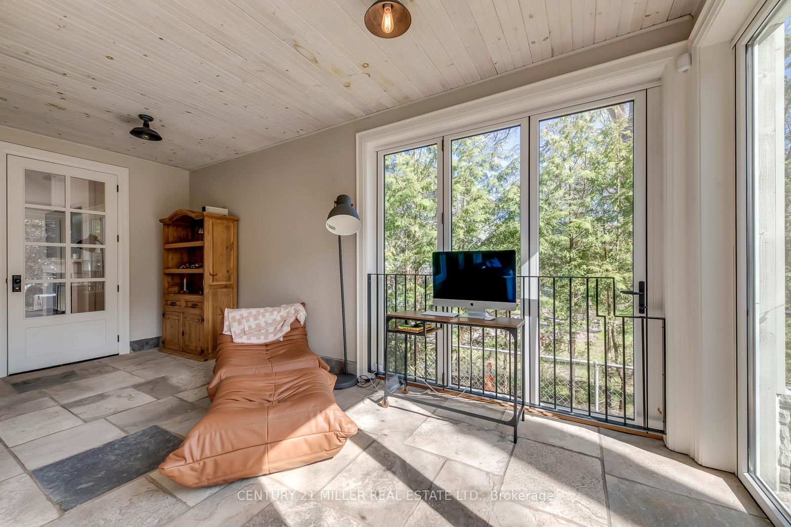 75 Charles Street • Halton Hills, ON photo 17