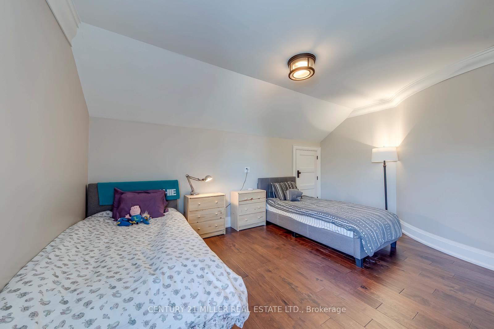 75 Charles Street • Halton Hills, ON photo 31