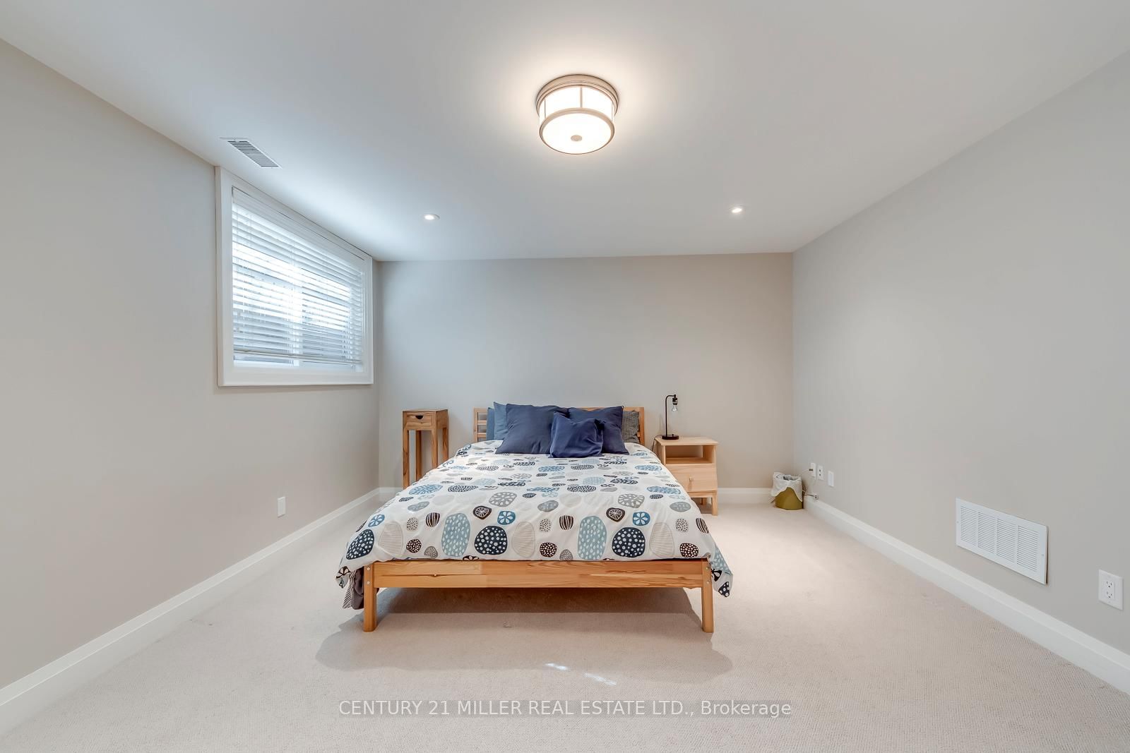 75 Charles Street • Halton Hills, ON photo 36