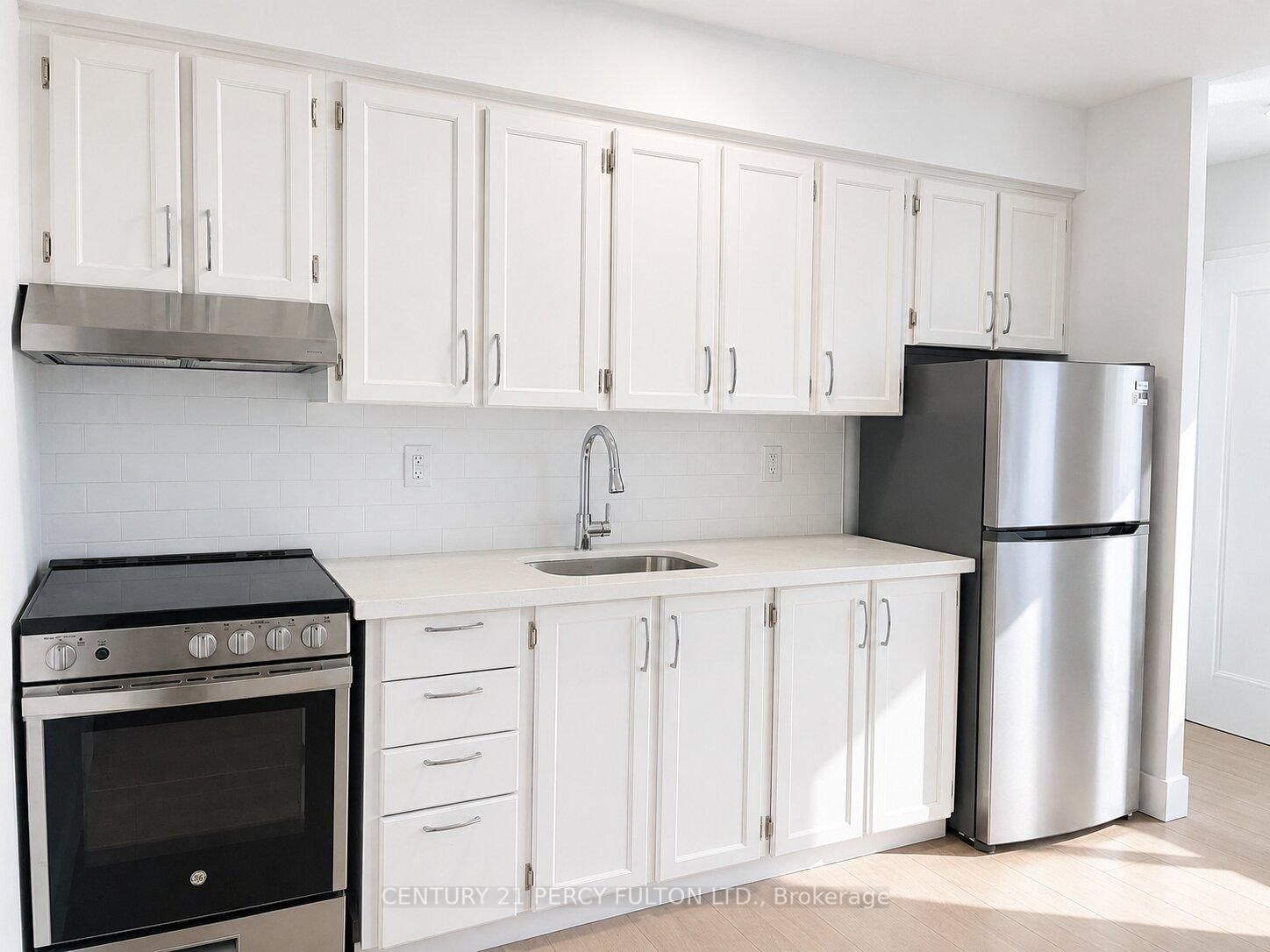 4-2373 Bloor Street, Toronto, ON, photo 2