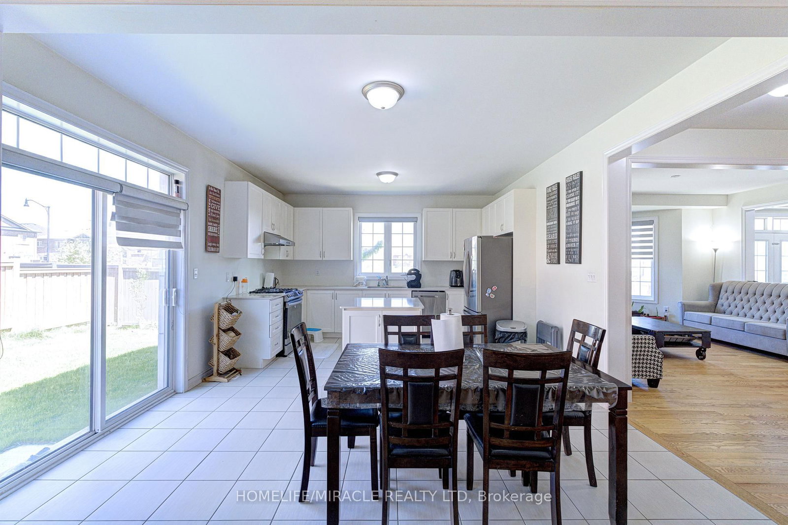566 Brisdale Drive • Brampton, ON photo 12