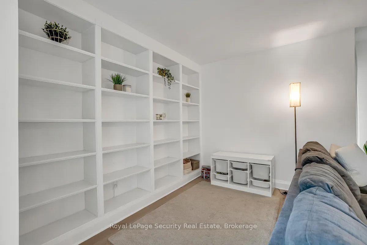 23 Raintree Path • Toronto, ON photo 10