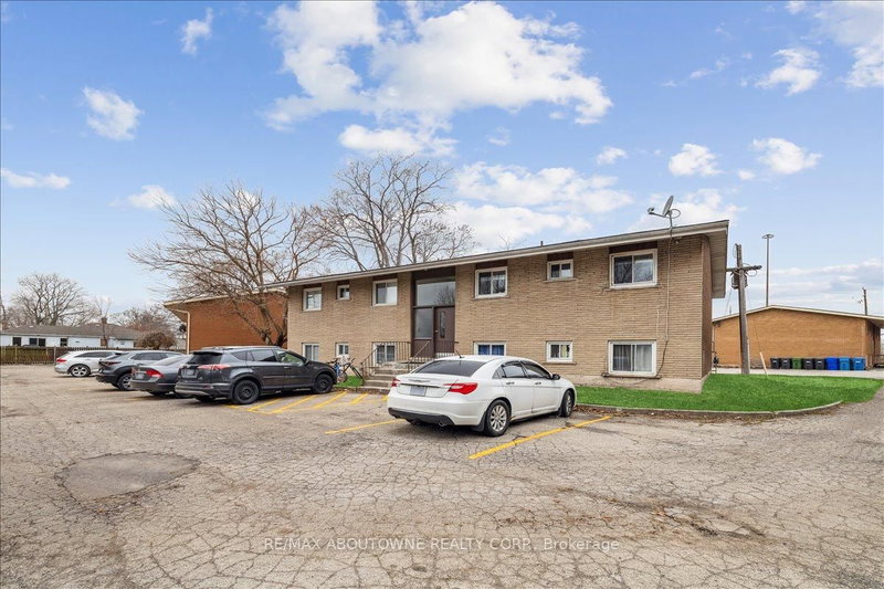 3 - 2350 Queensway Drive