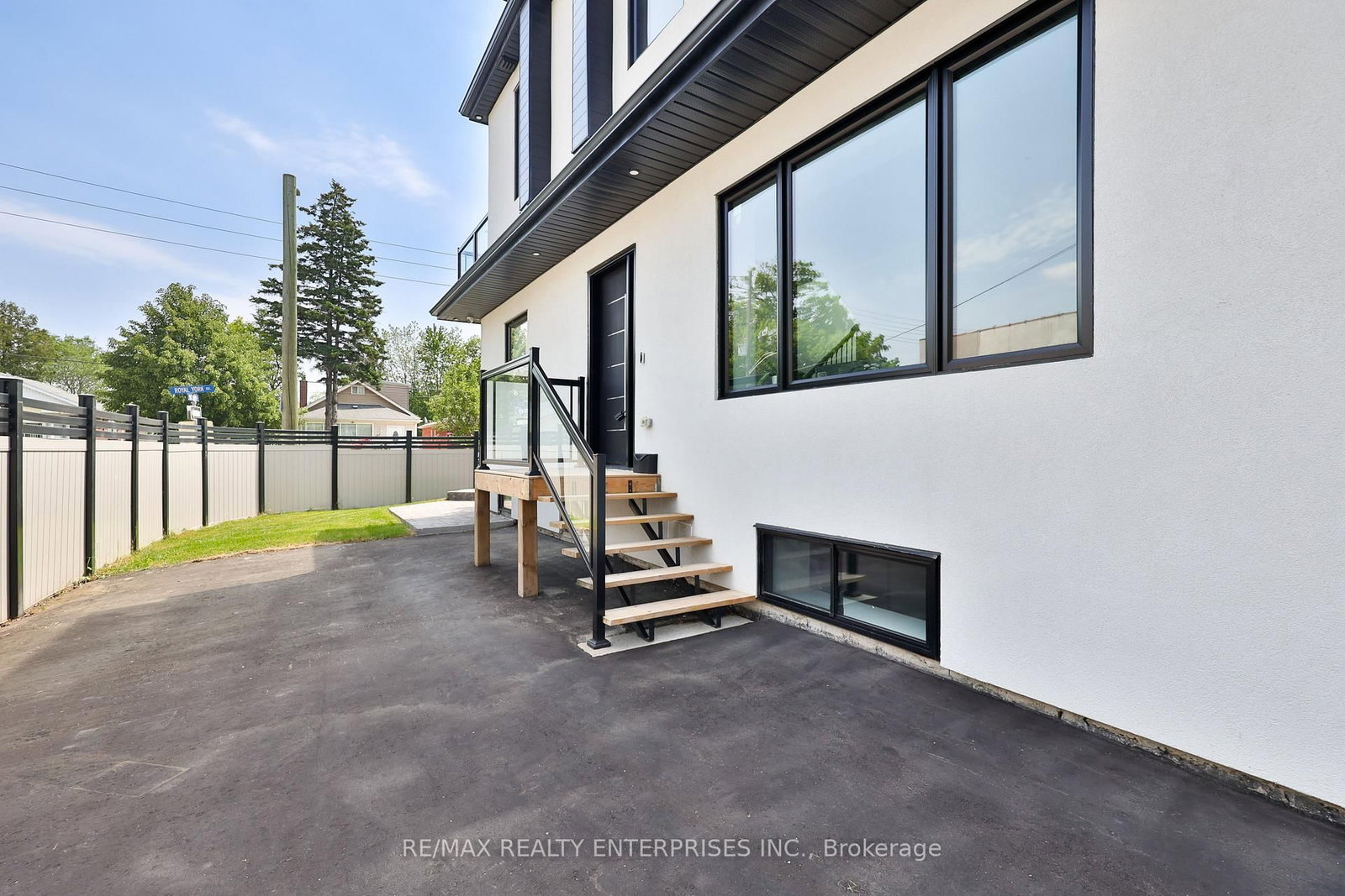 172 Royal York Road, Toronto, ON, photo 4