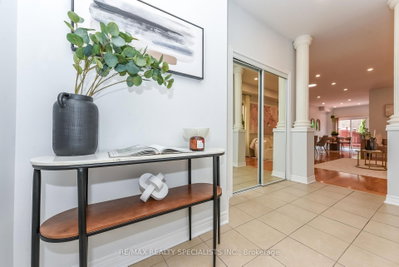 5624 Freshwater Drive • Mississauga, ON photo 5