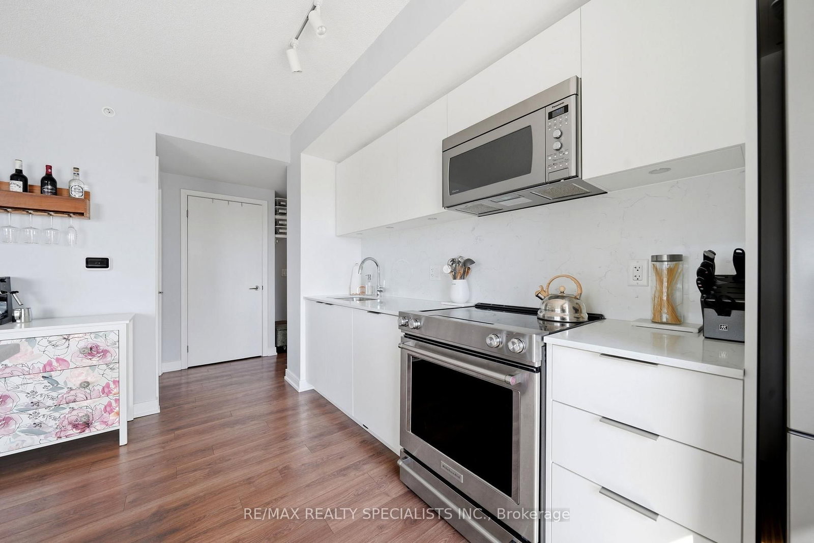 Condo for sale at 303-30 Samuel Wood Way, Toronto, Ontario, M9B 0C9 - Islington-City Centre West - MLS: W13417536
