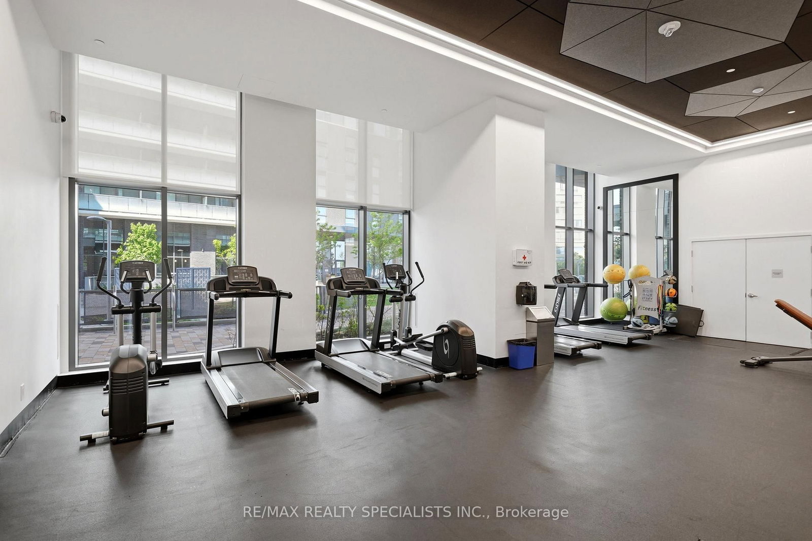 Condo for sale at 303-30 Samuel Wood Way, Toronto, Ontario, M9B 0C9 - Islington-City Centre West - MLS: W13417536