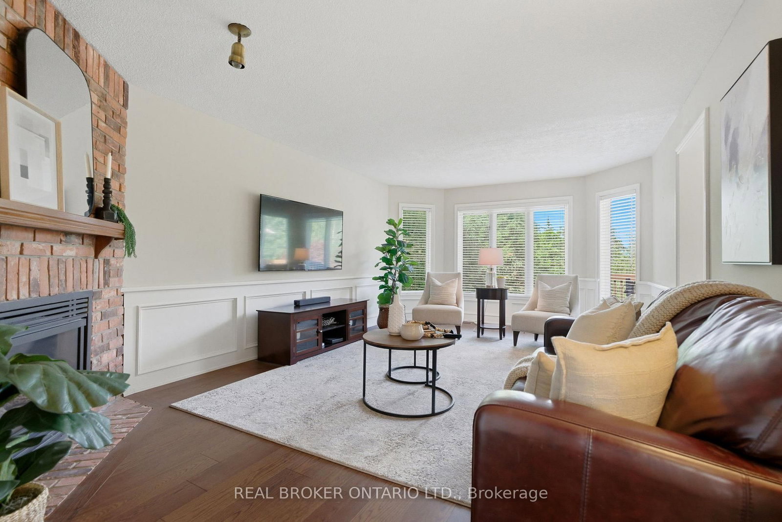 2205 Shaftesbury Court • Oakville, ON photo 19