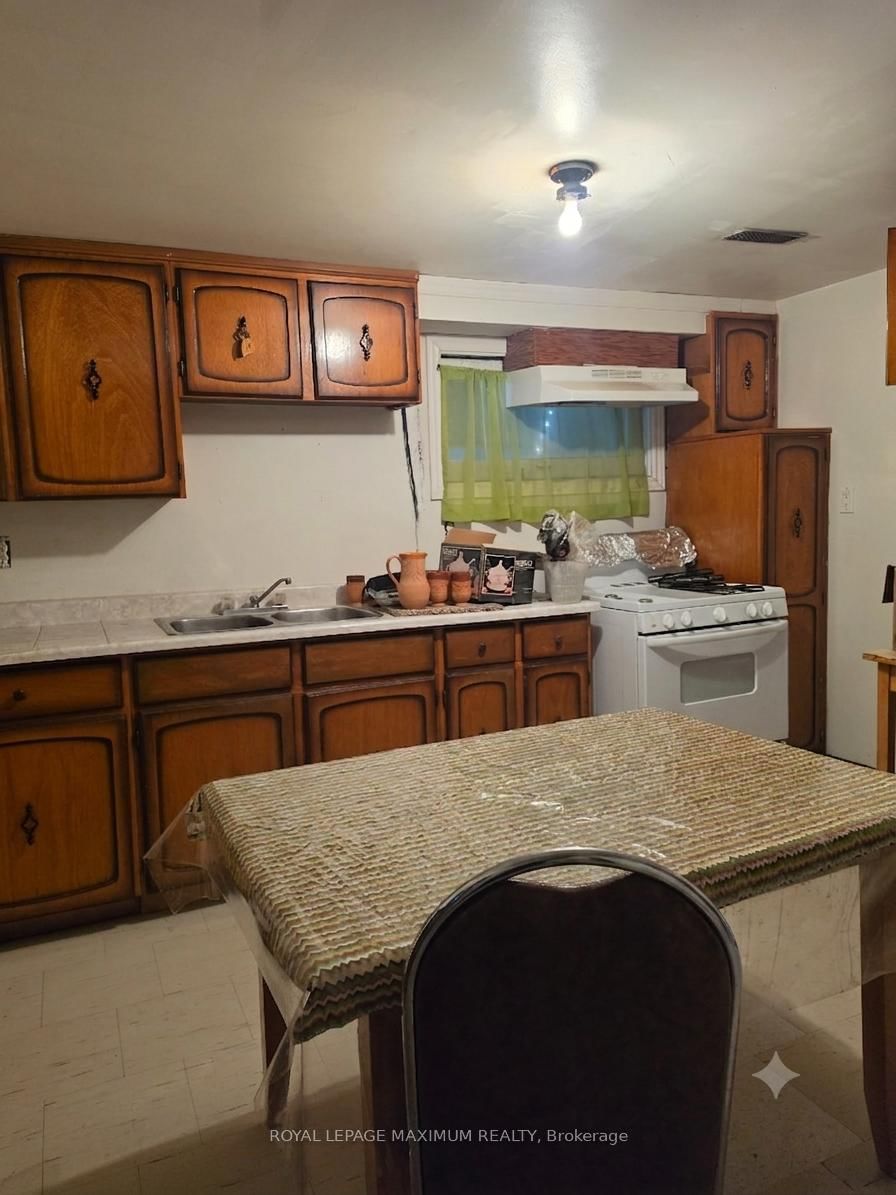 4254 Brandon Gate Drive • Mississauga, ON photo 6