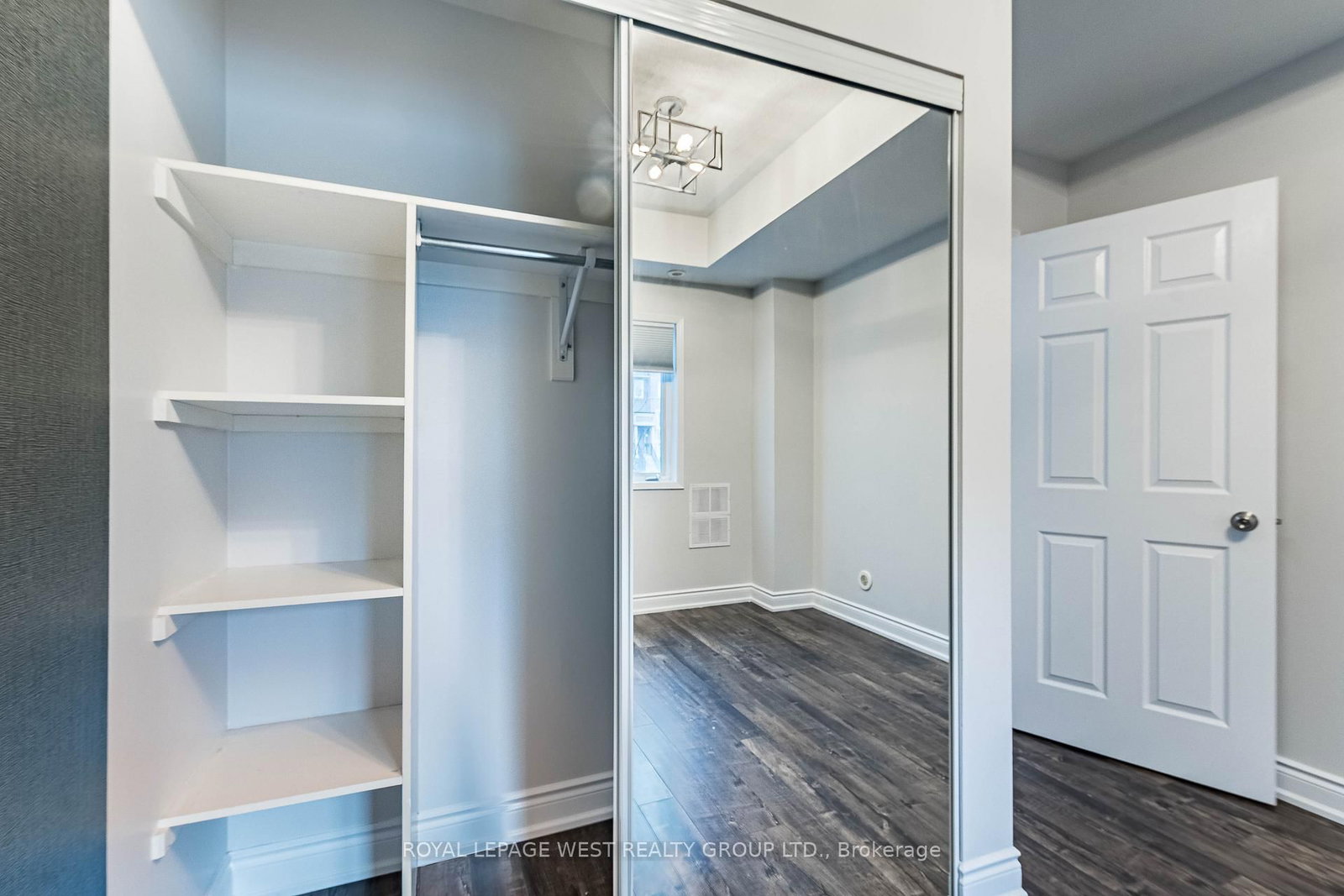 5035 Oscar Peterson Mississauga,ON L5M 0P4 — Photo 6