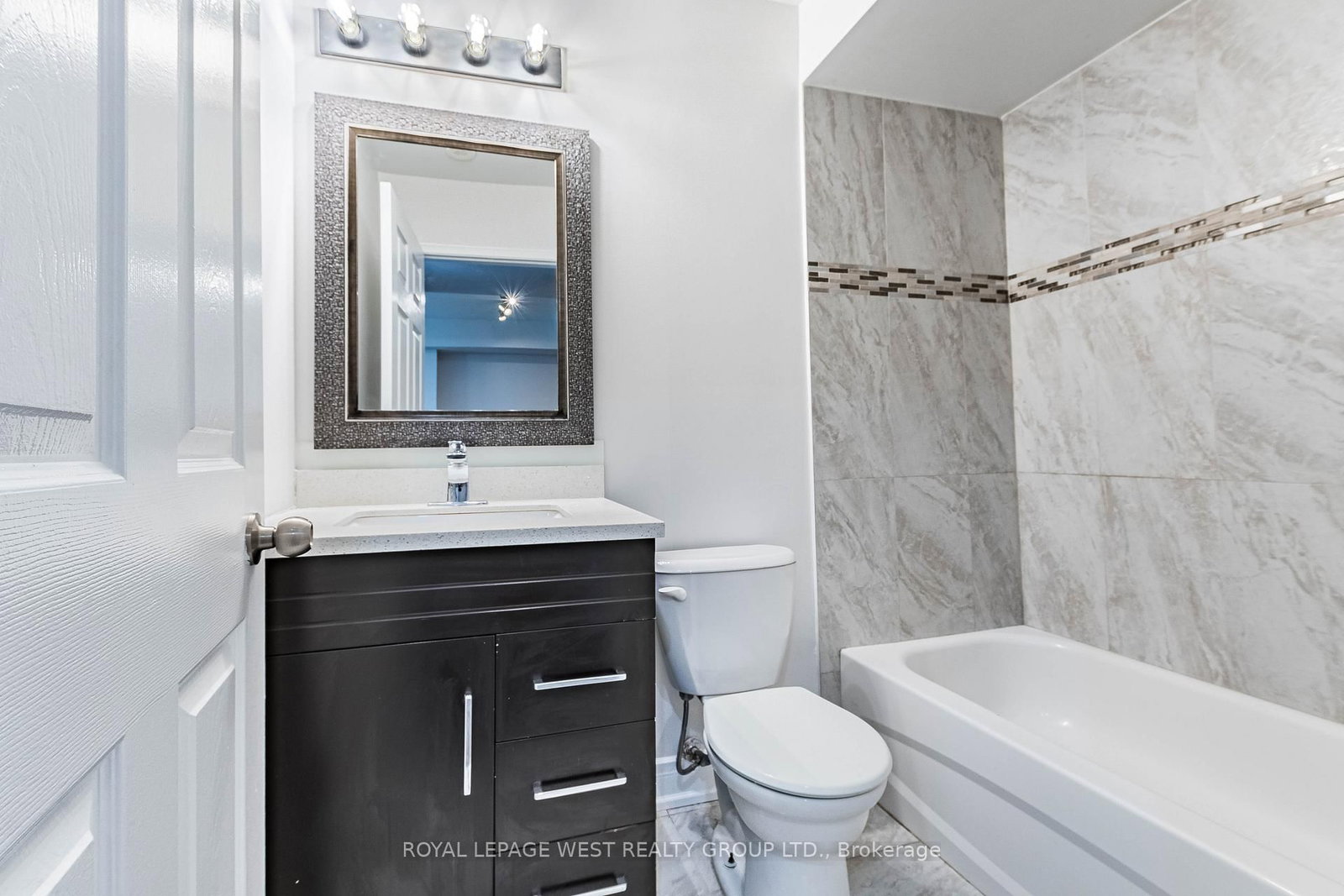 5035 Oscar Peterson Mississauga,ON L5M 0P4 — Photo 7