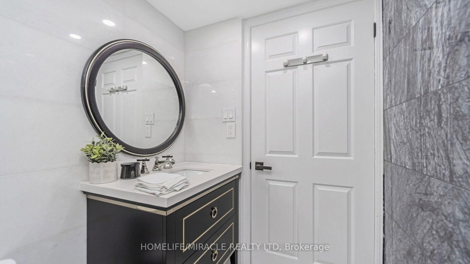 22 Hanover Brampton,ON L6S 5K7 — Photo 21
