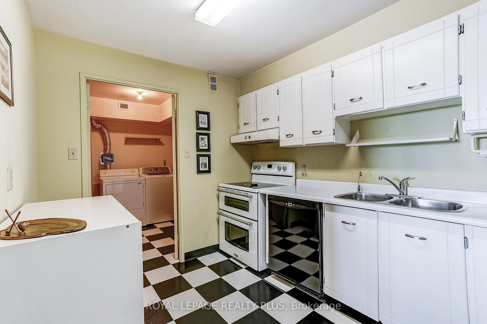 1320 Mississauga Valley Boulevard • #906 • Mississauga, ON photo 17