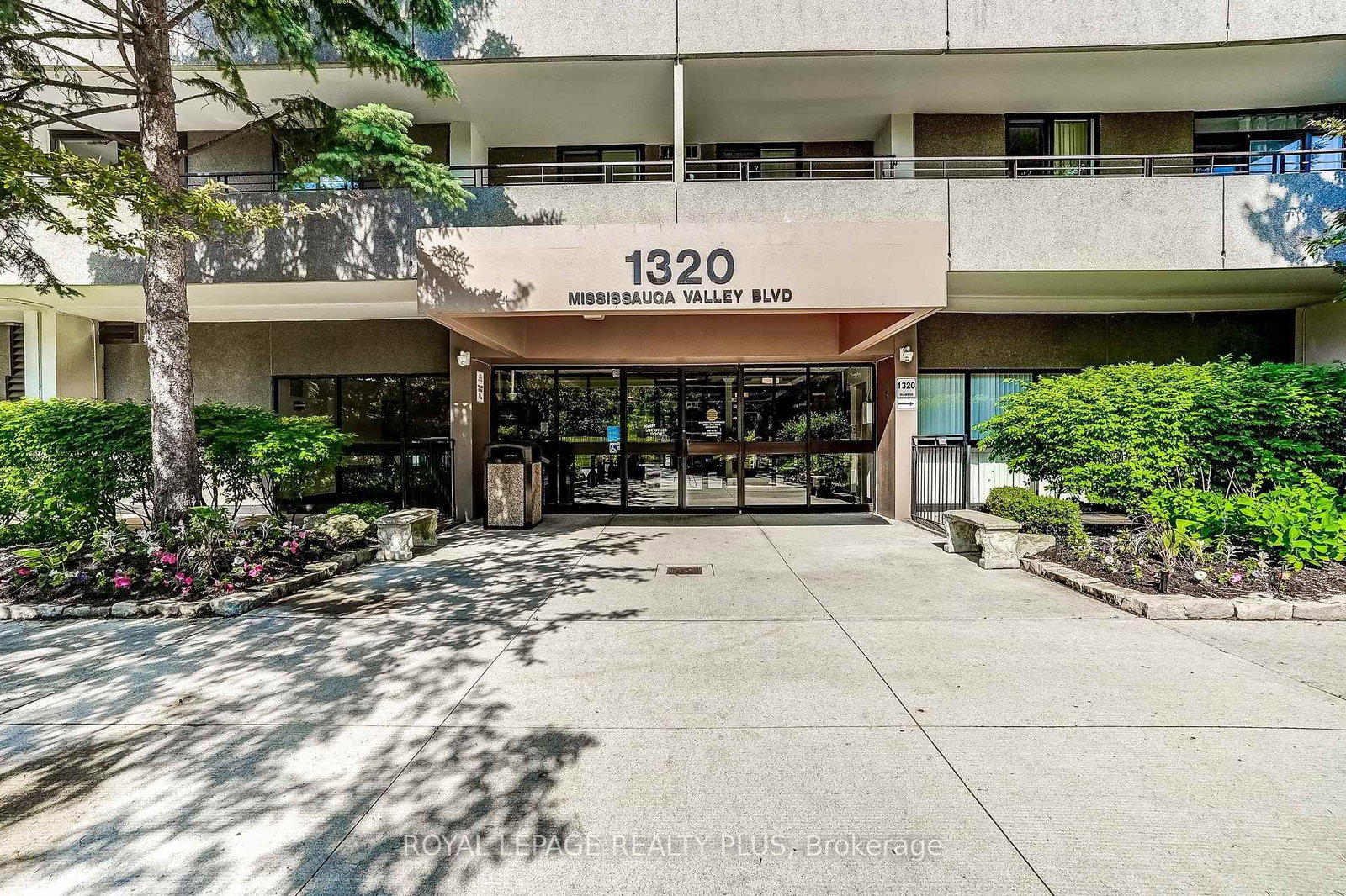 1320 Mississauga Valley Boulevard • #906 • Mississauga, ON photo 3