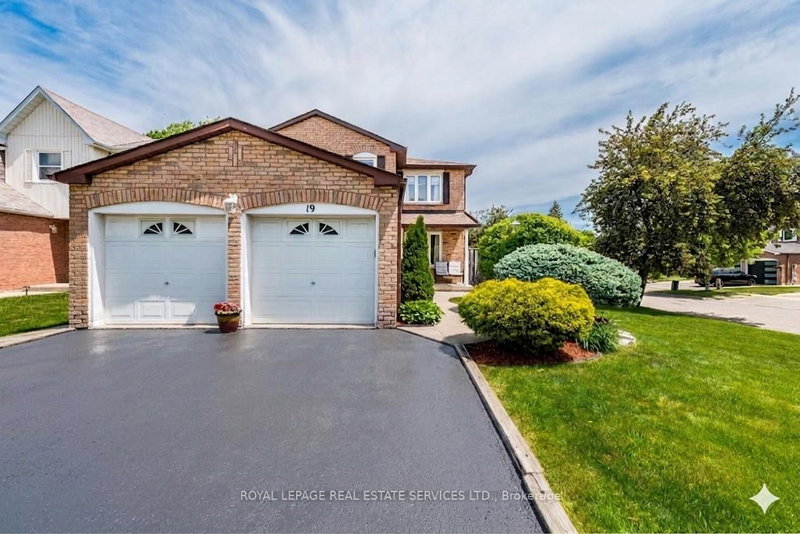 19 Newgreen Cres, Brampton, Ontario