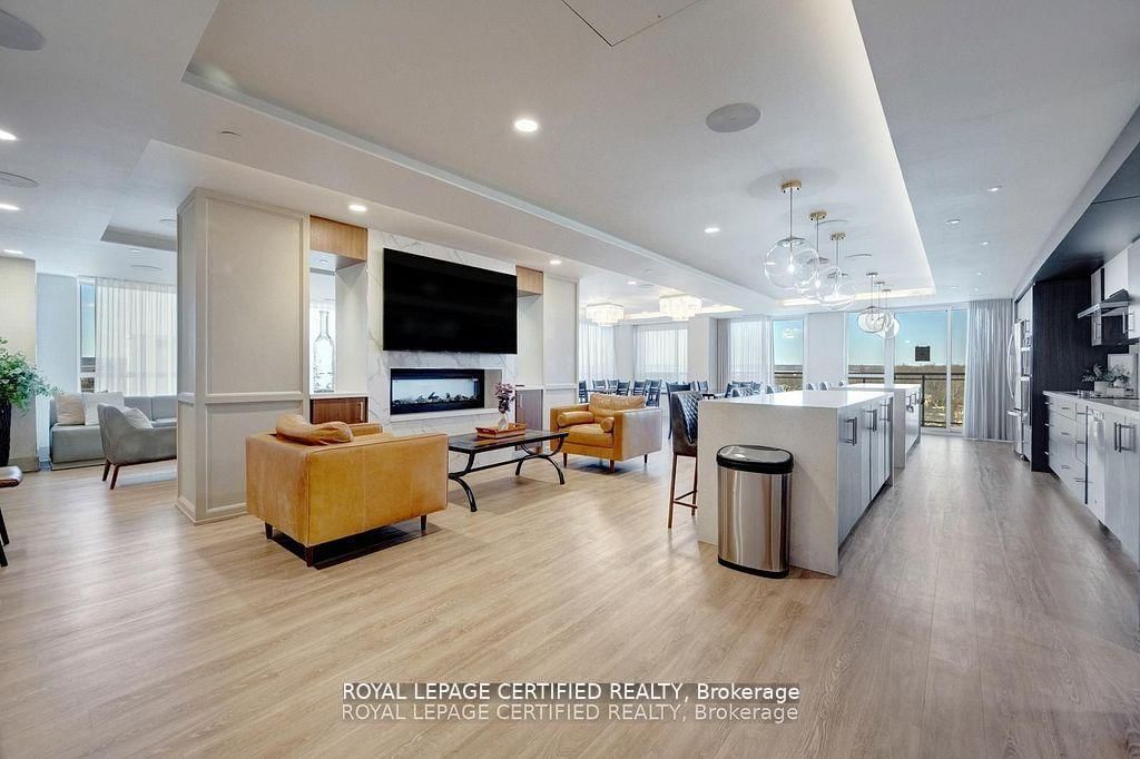 1050 Main Street E, Unit 114