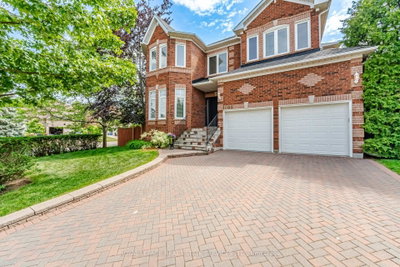6-bed Detached House · 1600 Glenvista Dr