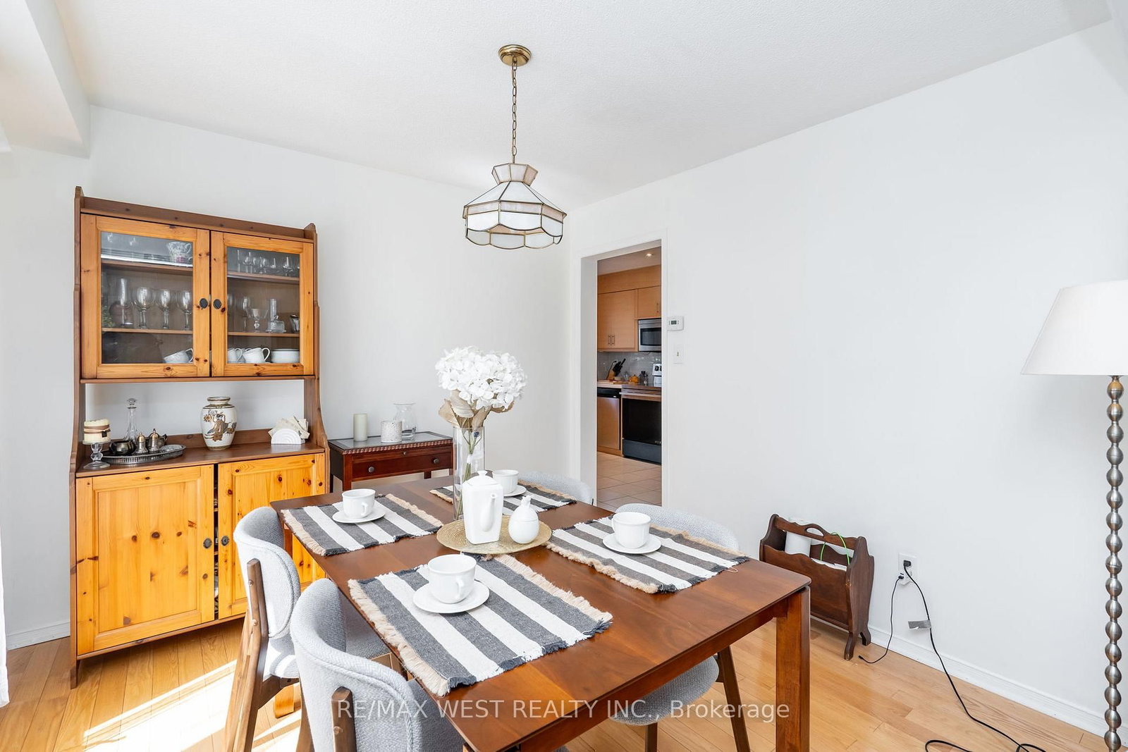 1216 Leewood Drive • Oakville, ON photo 12
