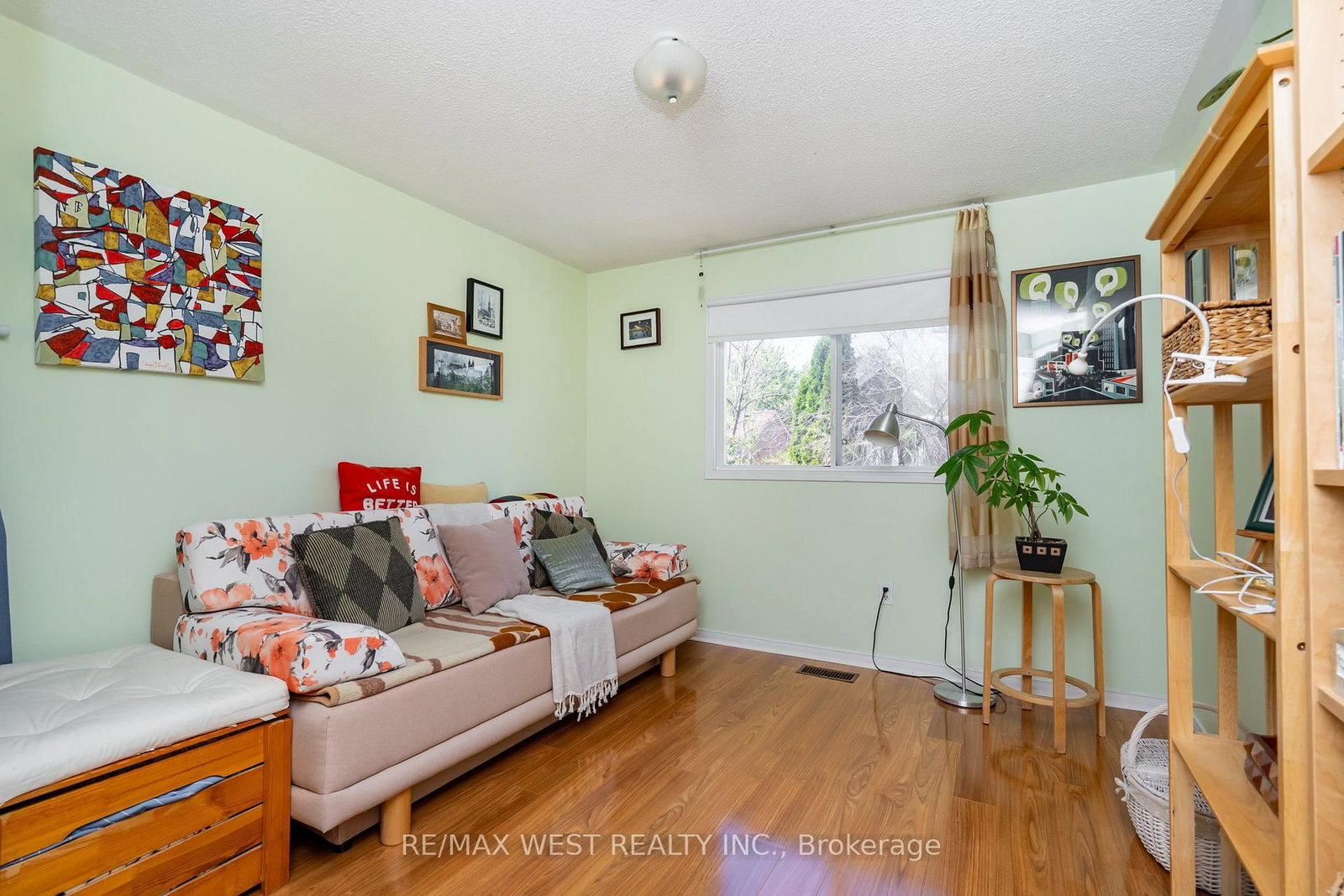 1216 Leewood Drive • Oakville, ON photo 36