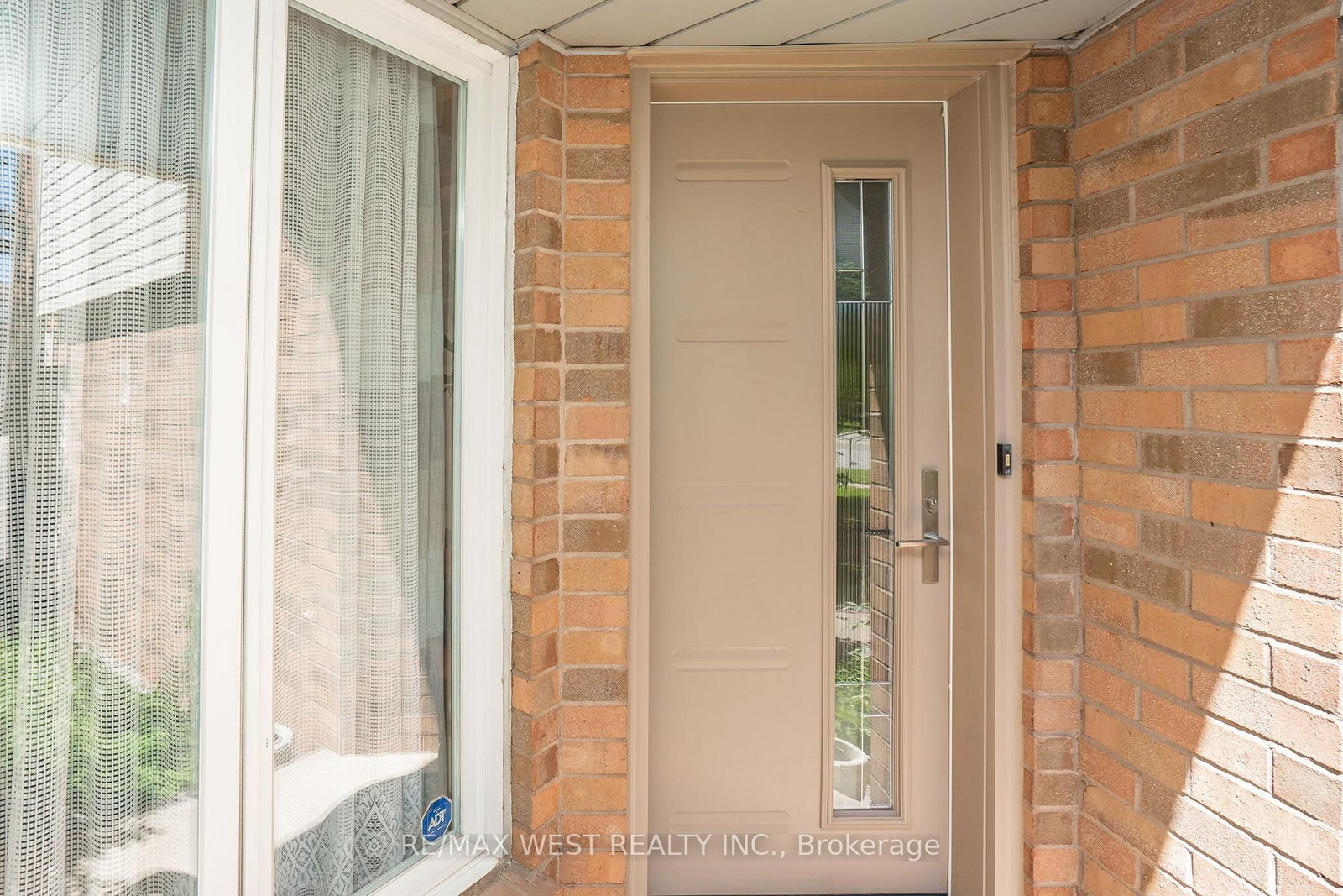1216 Leewood Drive • Oakville, ON photo 5