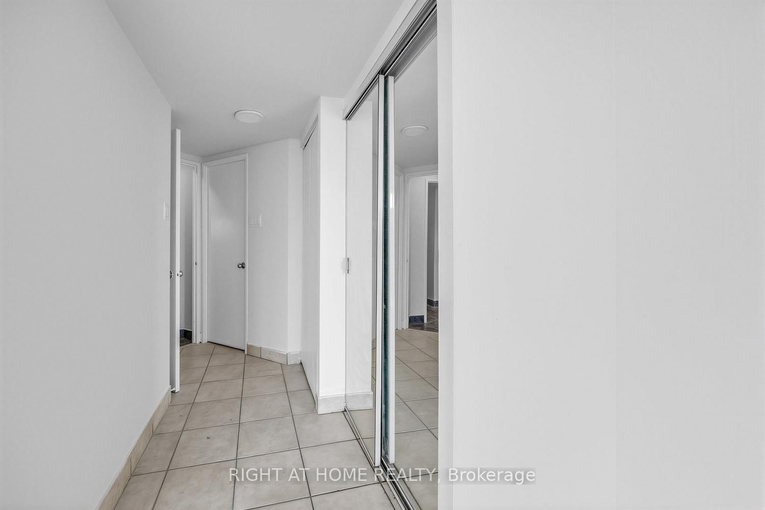 41 Markbrook Lane • #1711 • Toronto, ON photo 16
