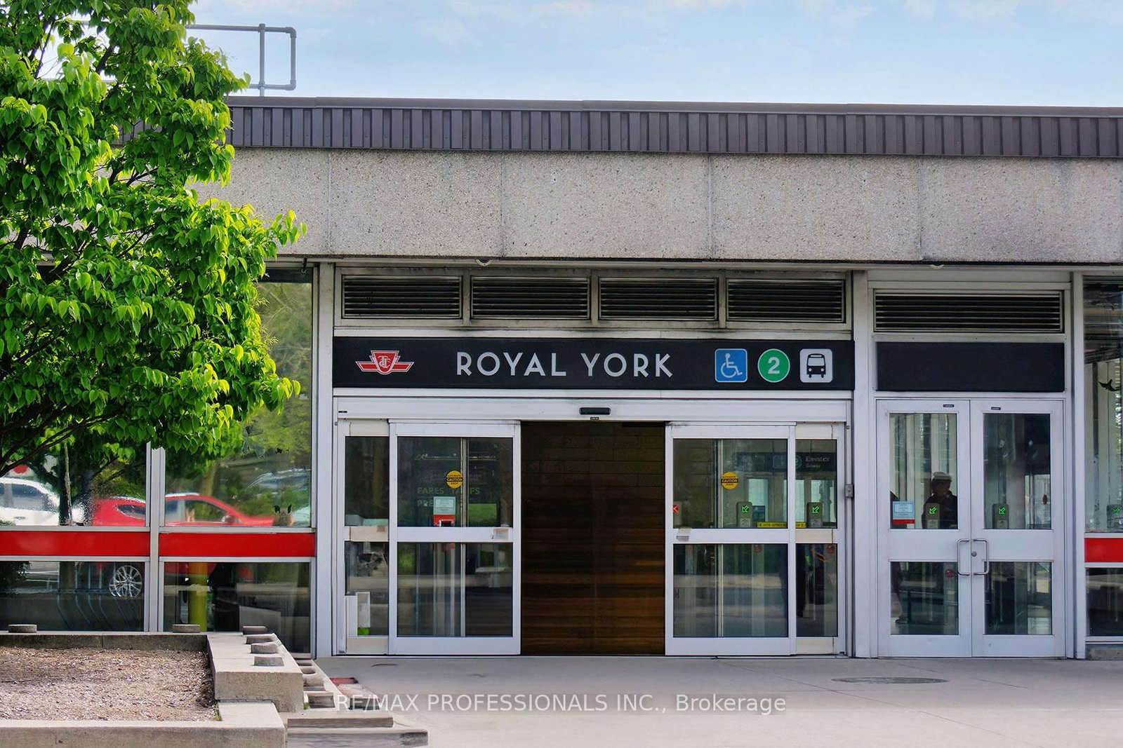 376 N Prince Edward Drive • Toronto, ON photo 48