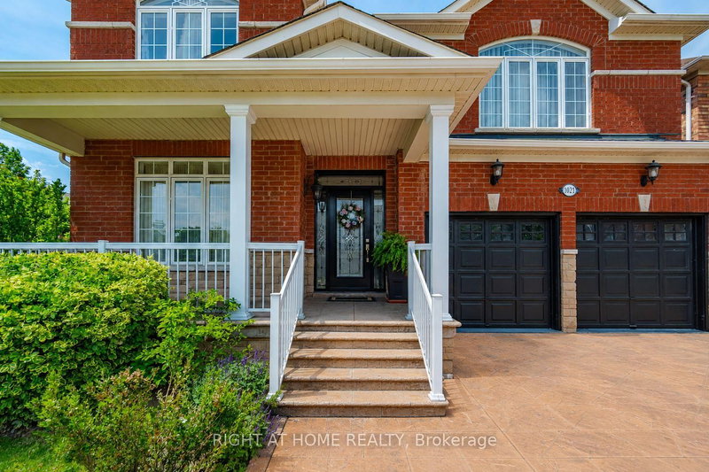 1021 Hemstreet Crescent