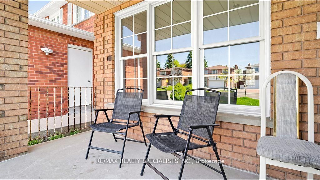 59 Sunforest Drive, Brampton, ON, photo 3