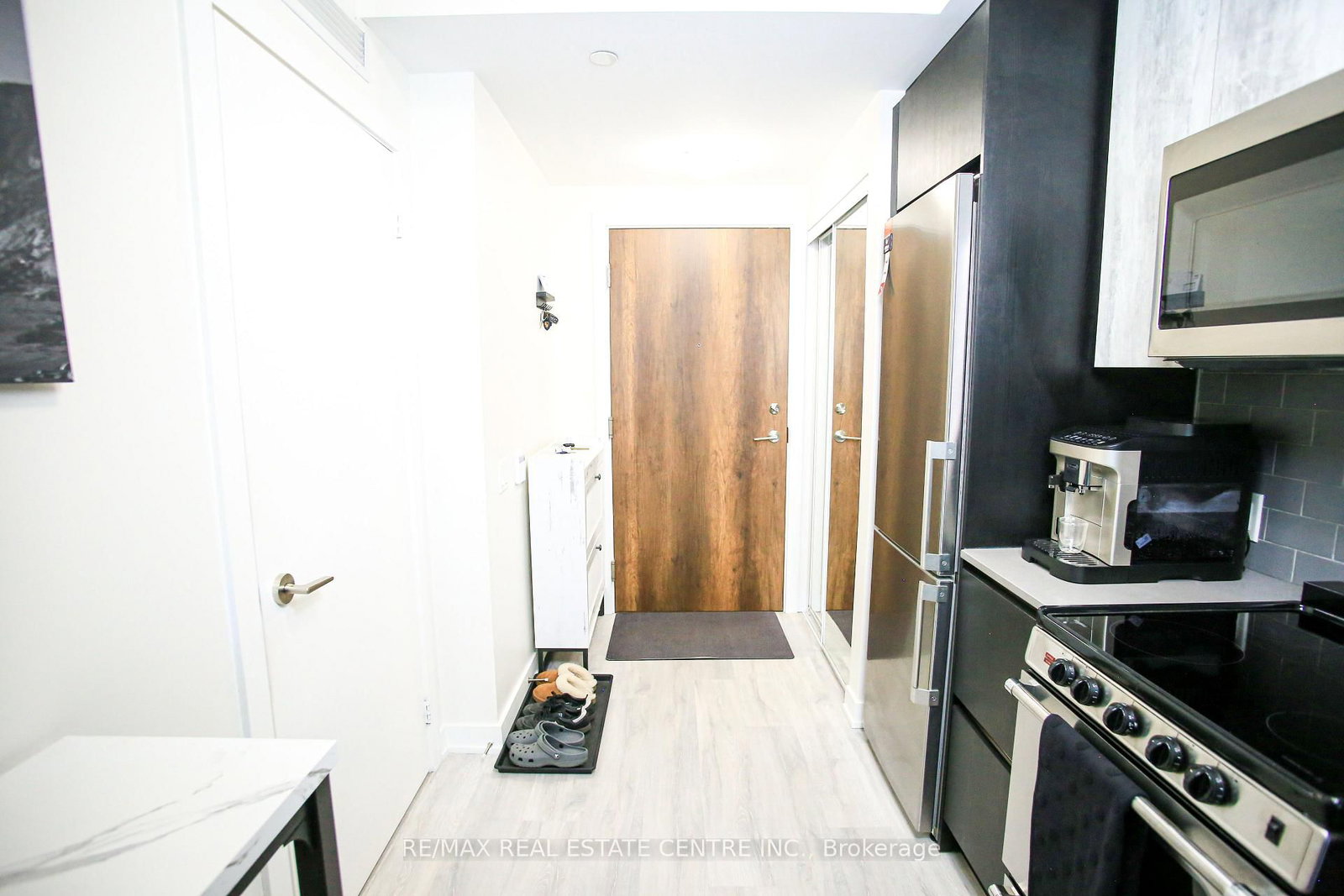 519-251 Manitoba Street, Toronto, ON, photo 4