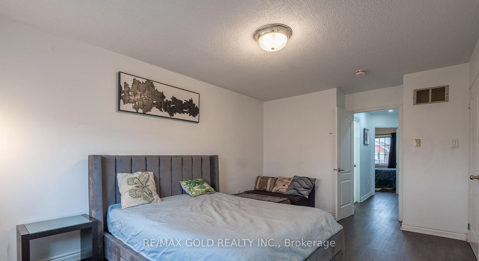 102 Bunchberry Way • Brampton, ON photo 13