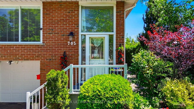 705 Eaglemount Crescent