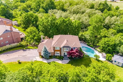 6-bed Detached House · 7 Andes Crt