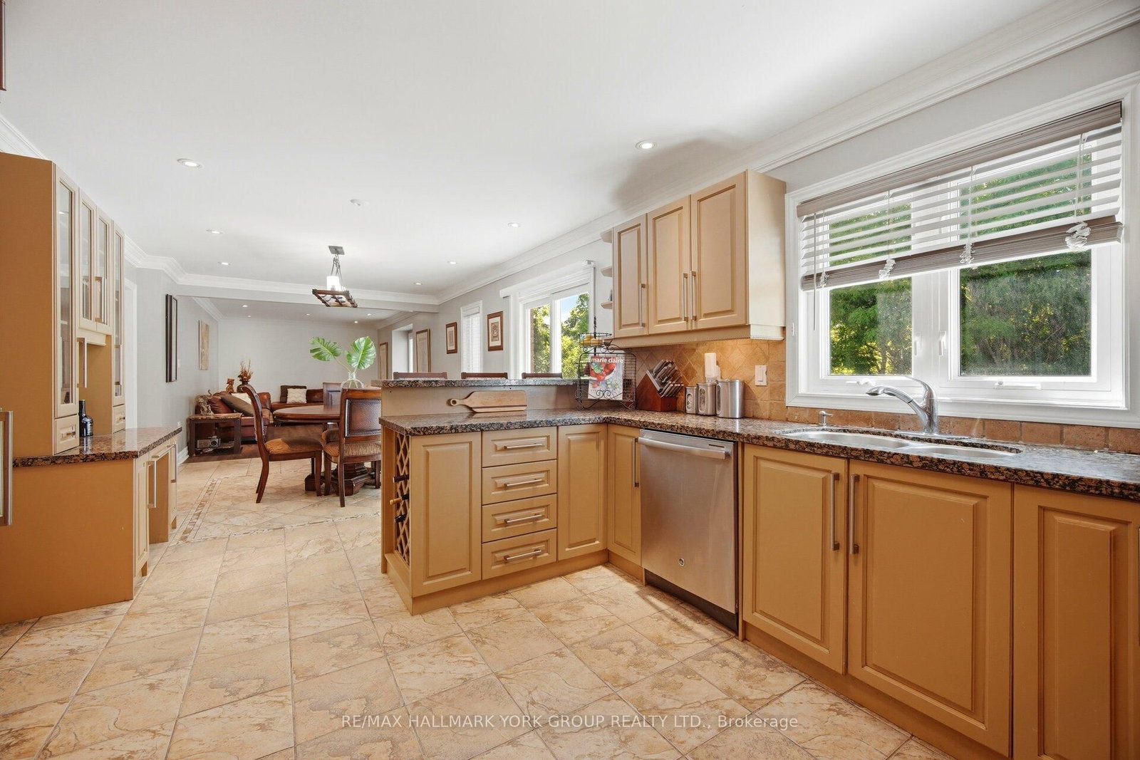 7 Andes Court • Brampton, ON photo 11