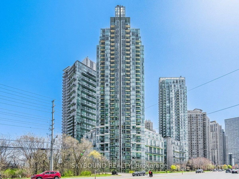 home for lease on 3202-220 Burnhamthorpe Road