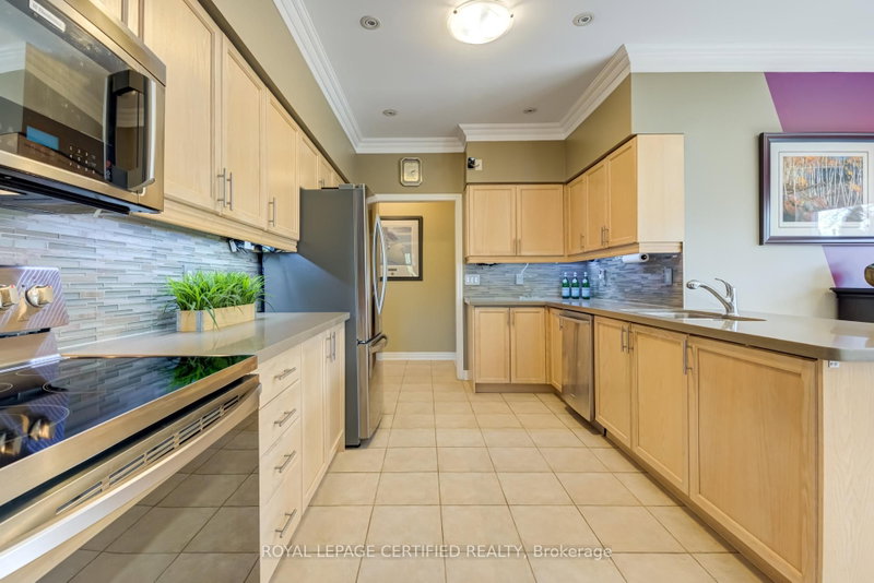 2 Orchard Park Brampton,ON L6R 1W5 — Photo 10